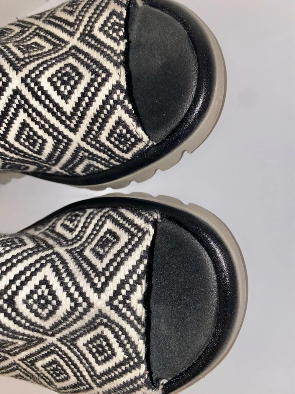 Skechers Black & White Geometric Slip-On Mules